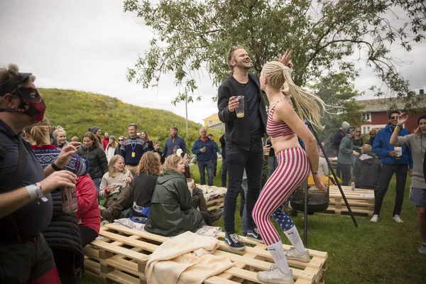 Traena Norveç Temmuz 2015 Traenafestival Sırasında Avrupa Nın Küçük Eşcinsel — Stok fotoğraf