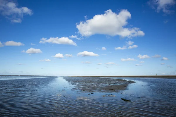 Maritiem Landschap Met Reflectie Van Wolken Laagwater Waddenzee Friesland Nederland — Stockfoto