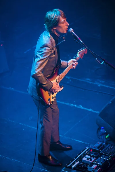 Amsterdam, Hollanda - 21 Şubat 2016: İngiliz psychedelic rock grubu Kula Shaker'ın Paradiso konser salonunda ki Albüm albümü K 2.0 için konseri