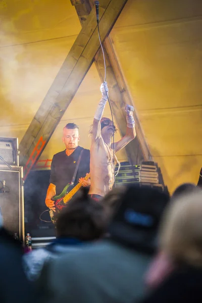 Traena Norsko Červenec 2016 Koncert Švédské Rockové Kapely Bob Hund — Stock fotografie
