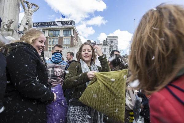 Ámsterdam Países Bajos Holanda Septentrional Sábado Abril 2015 Pillow Fight —  Fotos de Stock