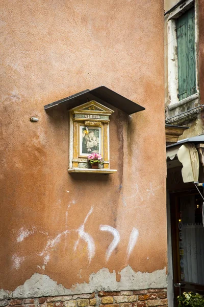 Icona Dipinta Immagine Santo Voto Una Parete Arancione Veneziana Venezia — Foto Stock