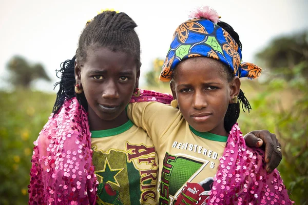 Senegal Ferlo Reserva Novembro 2013 Meninas Roupa Tradicional Caminho Para — Fotografia de Stock