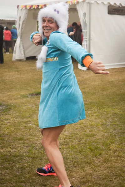 Traena, Norveç - 10 Temmuz 2013: Norveçli şarkıcı Hekla Stalstrenga'nın Traenafestival'deki konseri sırasında çekilen portreler, traena adasında düzenlenen müzik festivali.