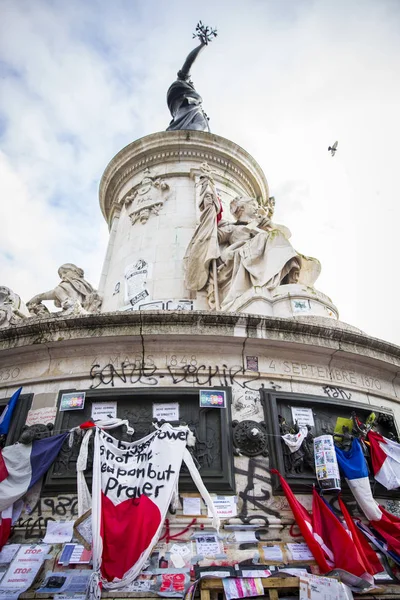 París Francia Enero 2016 Place Repbublique Ceremonia Para Conmemorar Las — Foto de Stock