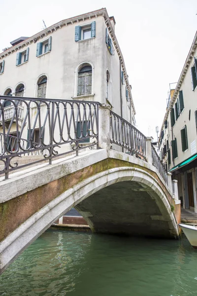 View Small Bridge Canal Old City Center Venice Italy — Stock Photo, Image
