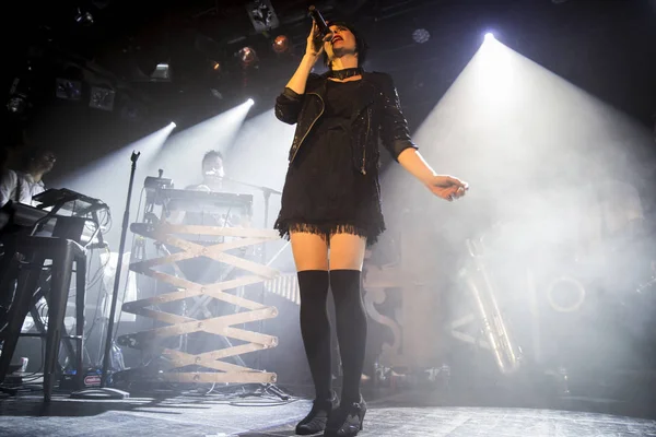 Amsterdam, Hollanda 16 Mart 2016: Fransız Kervan Sarayı konseri melkweg