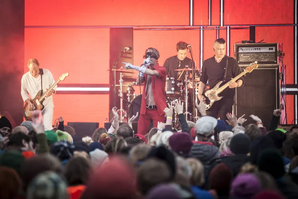 挪威特拉纳 2016年7月08日 瑞典摇滚乐队鲍勃 亨德在特拉埃纳节的音乐会 音乐节在特拉纳小岛上举行 — 图库照片