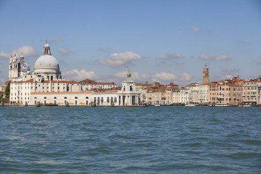 Punta della Dogana ve Basilica di Santa Maria della Salute, Venedik, İtalya