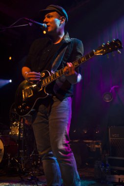 Amsterdam, Hollanda 18 Mart 2016: Rock grubu 77 Bombay Street'in paradiso konseri