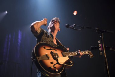 Amsterdam, Hollanda - 2 Kasım 2017: İsrailli şarkıcı Asaf Avidan'ın Amsterdam'daki Venue Melkweg konseri