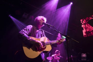 Amsterdam, Hollanda - 01 Mart 2018: Amerika şarkıcı ve gitarist Lee Ranaldo Bitterzoet Paradiso Amsterdam Konseri. Lee Ranaldo Sonic Youth'un eski bir üyesiydi.;