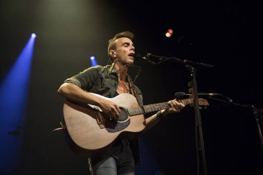 Amsterdam, Hollanda - 2 Kasım 2017: İsrailli şarkıcı Asaf Avidan'ın Amsterdam'daki Venue Melkweg konseri