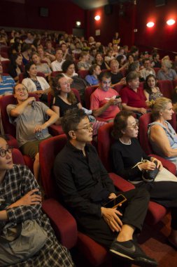 Amsterdam, Hollanda - 27 Ağustos 2016: Dünya Sineması Amsterdam'ın kapanış ödül törenine seyirci, 18-27/08/2016 tarihleri arasında düzenlenen dünya film festivali