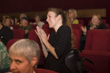 Gerçek Afrika 19-08-2017 İnsanlar eğleniyor 