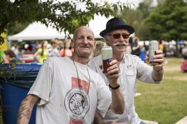 Amsterdam, Hollanda - 5 Temmuz 2015: Amsterdam Roots Open Air sırasında, Park Frankendael'de 05/07/2015 tarihinde bir kültür festivali düzenlendi