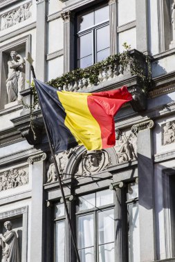 Terör saldırılarının kurbanları nın coomemoration Galerie Royales Saint Hubert üzerinde Belçika Bayrağı