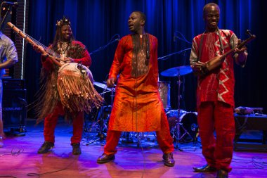 Amsterdam, Hollanda - 3 Temmuz 2015: Afrikalı grup Bko Quintet'in Bimhuis'te konseri, amsterdam roots kültür ve dünya müzik festivali kapsamında.