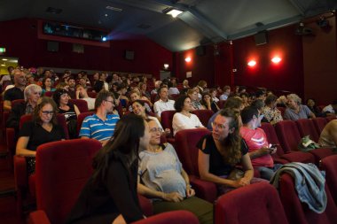 Amsterdam, Hollanda - 27 Ağustos 2016: Dünya Sineması Amsterdam'ın kapanış ödül törenine seyirci, 18-27/08/2016 tarihleri arasında düzenlenen dünya film festivali