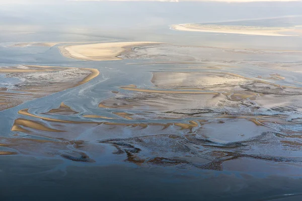 Çamur Kum Banka Sarma Ile Düşük Gelgit Mudflat Kıyı Şeridi — Stok fotoğraf