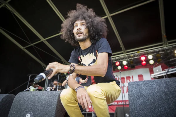 Amsterdam, Hollanda - 3 Temmuz 2016: Amsterdam Roots Open Air'de alternatif Electro-Hip Hop Faslı grup N3rdistan konseri, Oosterpark'ta ücretsiz halk kültür festivali düzenlendi