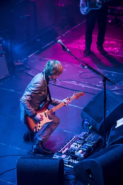 Amsterdam, Hollanda - 21 Şubat 2016: İngiliz psychedelic rock grubu Kula Shaker'ın Paradiso konser salonunda ki Albüm albümü K 2.0 için konseri