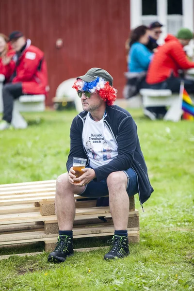 Traena Noruega Julio 2015 Grupo Personas Coloridas Que Participan Orgullo — Foto de Stock