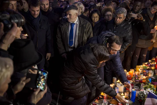 París Francia Enero 2016 Place Repbublique Ceremonia Para Conmemorar Las — Foto de Stock