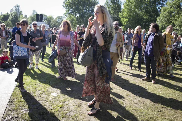 Ámsterdam Países Bajos Julio 2016 Personas Que Interpretan Música Cantan — Foto de Stock