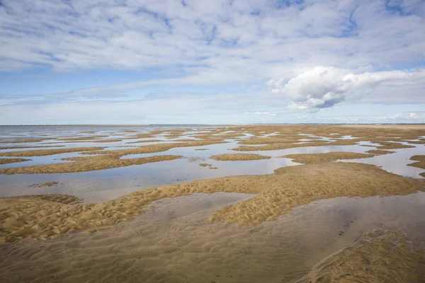 Deniz Kıyısı Manzarası Kumsal Beyaz Bulut Royan Fransa Yakınlarında Garonne — Stok fotoğraf