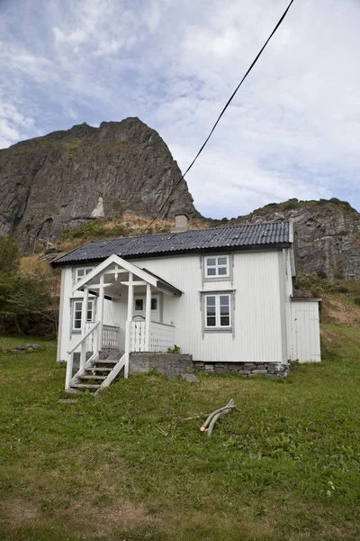 Casa Típica Escandinava Blanca Traena Noruega —  Fotos de Stock