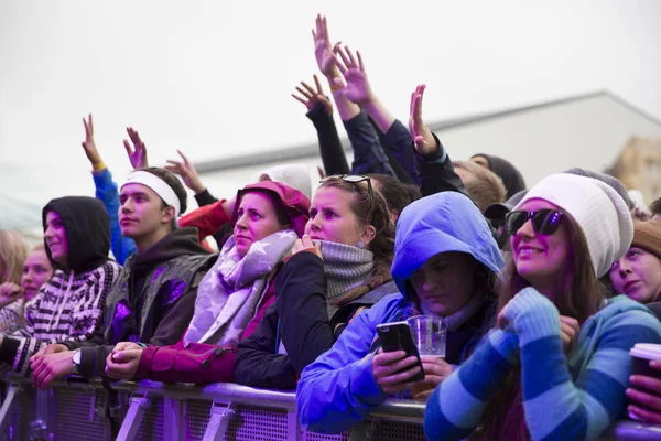 Traena Norwegen Juli 2016 Publikum Jubelt Beim Konzert Des Norwegischen — Stockfoto