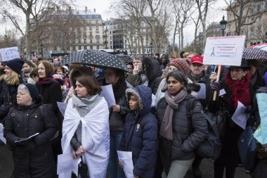 Paris, Fransa 10 Ocak 2016: Bombalama ve silahlı saldırı kurbanlarıanısına tören, Charlie Hebdo terör saldırısı anısına 