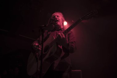 Amsterdam, Hollanda - 01 Mart 2018: Amerika şarkıcı ve gitarist Lee Ranaldo Bitterzoet Paradiso Amsterdam Konseri. Lee Ranaldo Sonic Youth'un eski bir üyesiydi.;