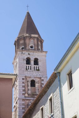 Petar Zoranic Meydanı'ndan Saint Simeon Kilisesi çan kulesi, Zadar, Hırvatistan