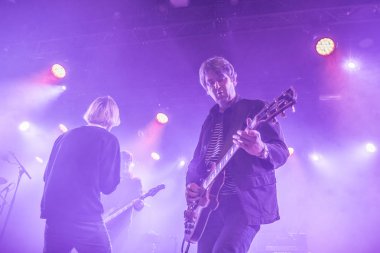 Amsterdam, Hollanda - 17 Şubat 2018 - İngiliz rock grubu The Charlatans'ın Paradiso Noord -De Tolhuistuin konseri