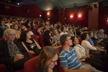 Amsterdam, Hollanda - 27 Ağustos 2016: Dünya Sineması Amsterdam'ın kapanış ödül törenine seyirci, 18-27/08/2016 tarihleri arasında düzenlenen dünya film festivali