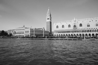 Saint Mark Meydanı, San Marco Meydanı 'nın genel manzarası Vaporetto, Venedik, İtalya' dan alındı.