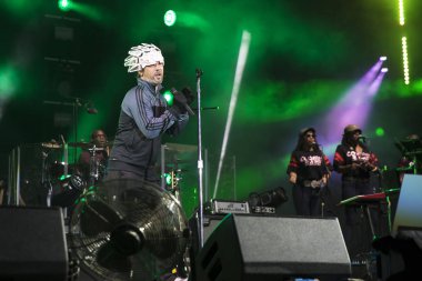 Nyon, İsviçre - 20 Temmuz 2017: İngiliz funk ve asit caz grubu Jamiroquai'nin Paleo Festivali'nde konseri