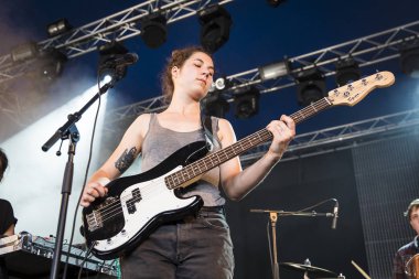 Nyon, İsviçre - 18 Temmuz 2017: İsviçreli rock grubu The Staches'in Paleo Festivali'ndeki konseri