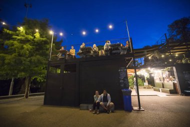 Amsterdam, Hollanda - 17 Ağustos 2018: 16-25/08/2018 tarihleri arasında düzenlenen dünya film festivali Vondelpark Openluchttheater'da Kenya filmi Supa Modo'nun açık hava gösterimi