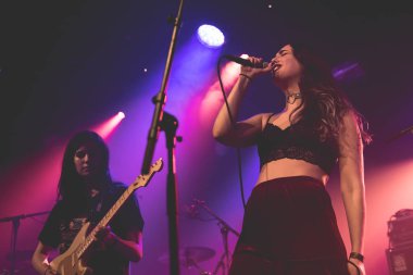 Amsterdam, Hollanda - 17 Şubat 2018 - İngiliz rock grubu The Charlatans'ın Paradiso Noord konseri öncesinde ilk perde wiith İngiliz rock grubu Average Sex - De Tolhuistuin