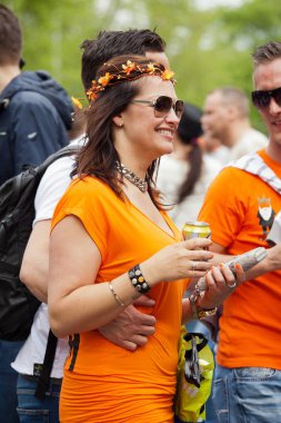 Amsterdam, Hollanda, 30 Nisan 2014: resmi ulusal bayram Kral günü kutlaması - Koningsdag - Kral Willem'in doğum gününü kutlamak için her yıl 30 Nisan'da tüm ülkede düzenlendi