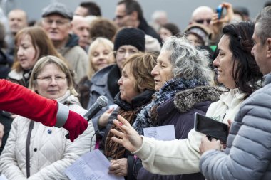 Paris, Fransa 10 Ocak 2016: Bombalama ve silahlı saldırı kurbanlarıanısına tören, Charlie Hebdo terör saldırısı anısına 