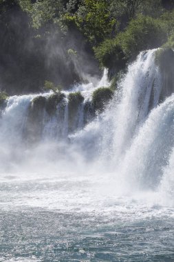 Güzel doğanın Manzara Görünümü, Su ve Şelale Krka Milli Parkı, Coatia at