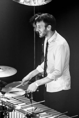 Amsterdam, Hollanda 16 Mart 2016: Fransız Kervan Sarayı konseri melkweg