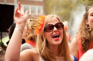 Amsterdam, Hollanda, 30 Nisan 2014: resmi ulusal bayram Kral günü kutlaması - Koningsdag - Kral Willem'in doğum gününü kutlamak için her yıl 30 Nisan'da tüm ülkede düzenlendi