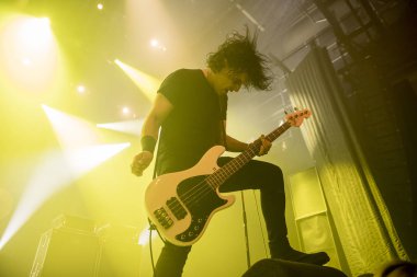 Amsterdam, Hollanda - 19 Mart 2017: Kanadalı hard rock heavy metal grubu Danko Jones'un Melkweg konseri