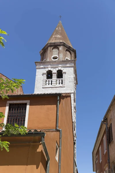 Petar Zoranic Meydanı Ndan Saint Simeon Kilisesi Çan Kulesi Zadar — Stok fotoğraf