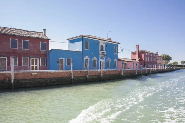 Colorful Blue Pink Houses Quay Mazzorbo Island Burano Venice Lagoon — Stock Photo, Image